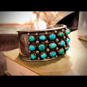 Vintage Native American Turquoise cuff